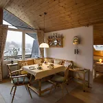 Lindenschloesschen & Schlossgarten Apartment Garmisch-Partenkirchen