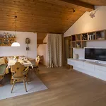 Apartment Lindenschloesschen & Schlossgarten Garmisch-Partenkirchen