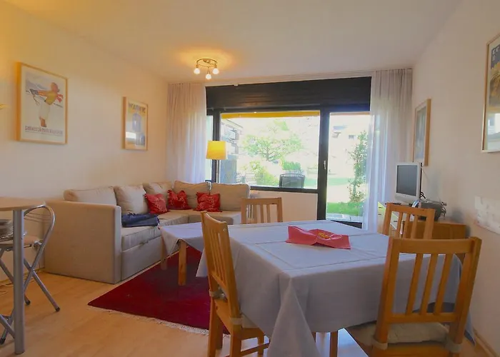 Apartment Lindenschloesschen & Schlossgarten Garmisch-Partenkirchen