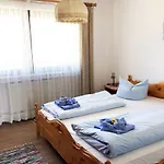 Lindenschloesschen & Schlossgarten Γκάρμις-Παρτενκίρχεν