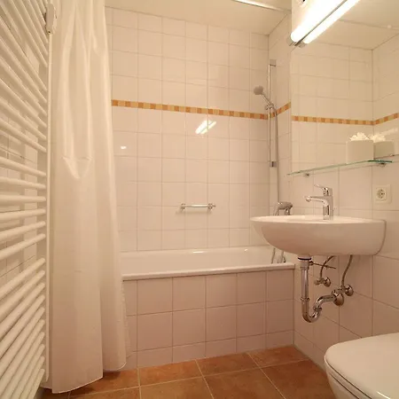 Apartment Lindenschloesschen & Schlossgarten