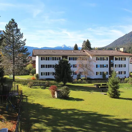 Lindenschloesschen & Schlossgarten Apartment Garmisch-Partenkirchen