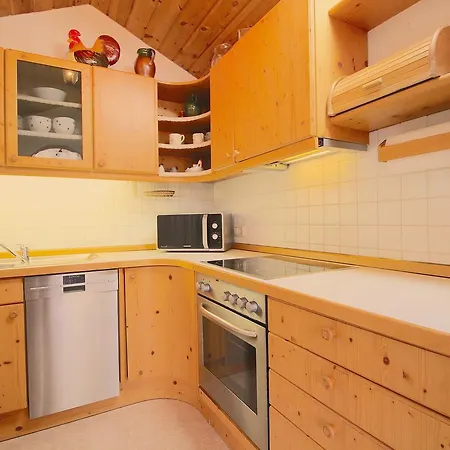 Apartment Lindenschloesschen & Schlossgarten Garmisch-Partenkirchen